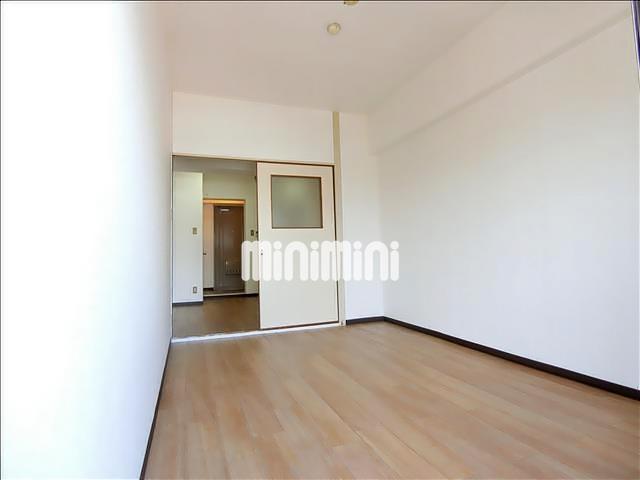 居室・リビング　６帖の洋室です。