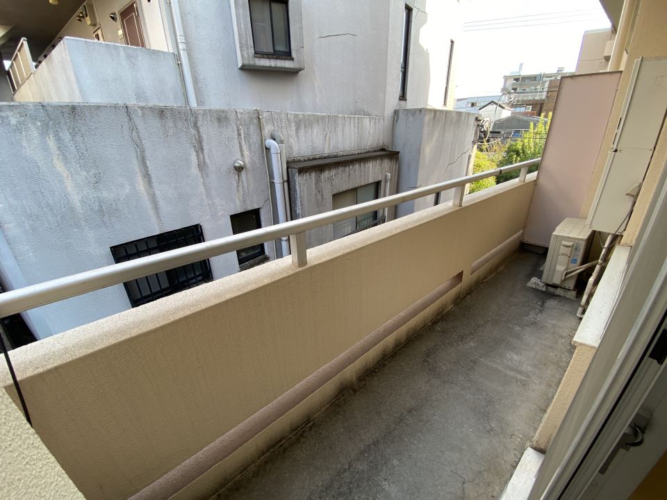 バルコニー　エアコン付きです