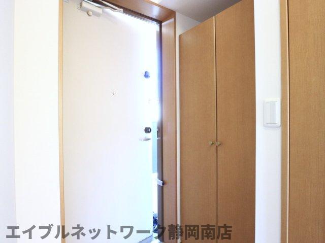 玄関　シンプルで使いやすい玄関です