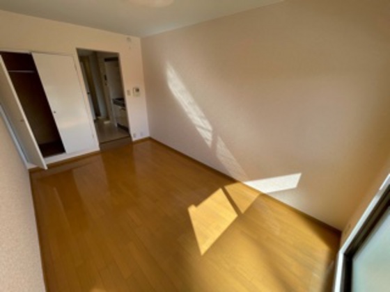 居室・リビング　※別の部屋の写真です。