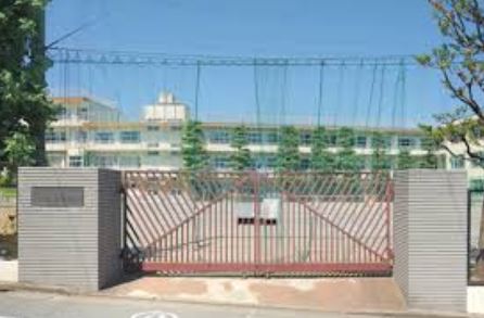 中学校　大田区立東調布中学校（中学校）まで762m