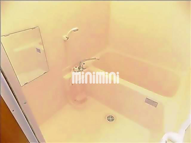 バス・シャワールーム　ゆったりと入れるお風呂