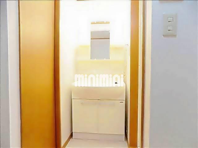 洗面設備　洗髪洗面化粧台完備