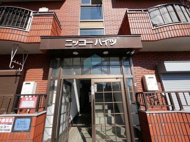 エントランス　ゆとりのあるエントランスです