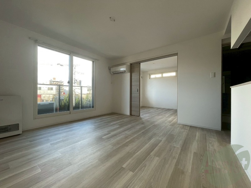 居室・リビング　広々としたリビングですね。使い勝手がよさそうですね！