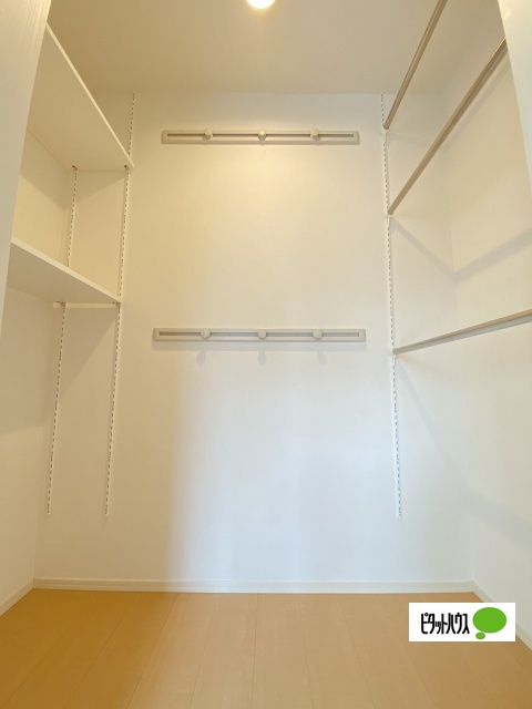 収納　ウォークインクローゼット