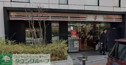 コンビニ　セブンイレブン港区赤坂駅南店（コンビニ）まで190m