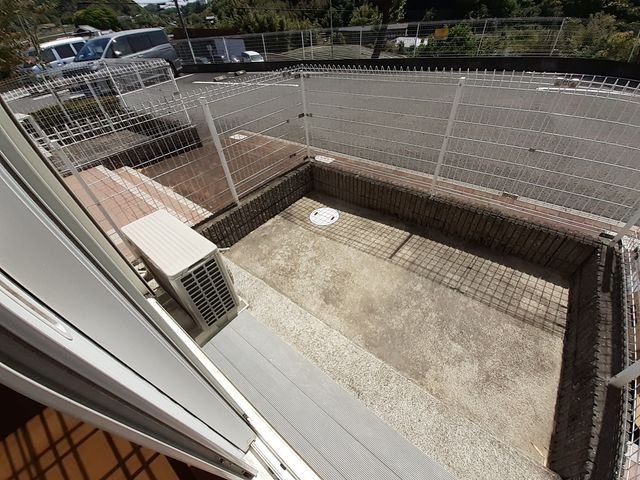 バルコニー　テラス