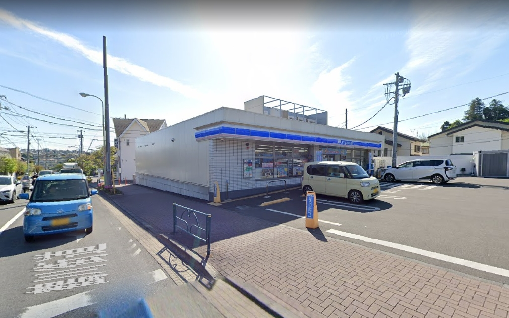 コンビニ　ローソン 本町田店（コンビニ）まで649m