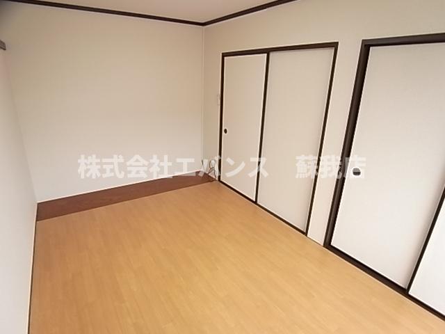 居室・リビング　来客時にも便利な和室付き