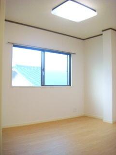 眺望　★明るくて採光のある洋室★