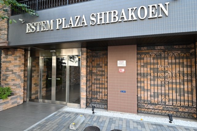 エントランス　建物の内部です