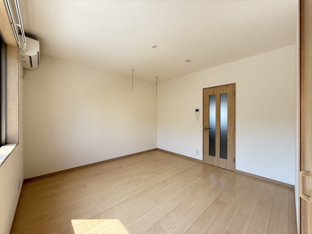 居室・リビング　別部屋参考写真です