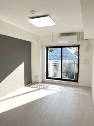 居室・リビング　別号室参考写真