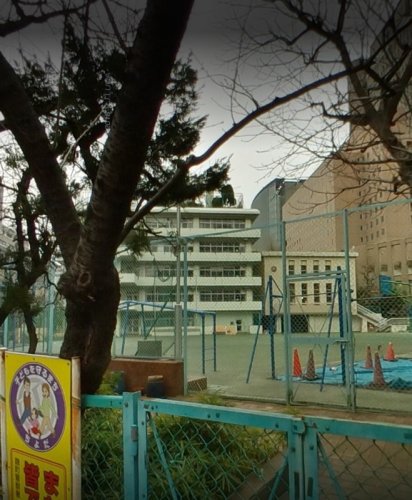 小学校　千代田区立お茶の水小学校（小学校）まで270m