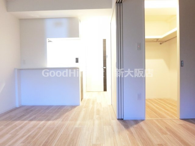 居室・リビング　セレニテ西中島アリア壱番館