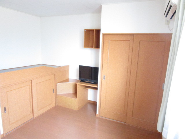 居室・リビング　別物件の参考写真です