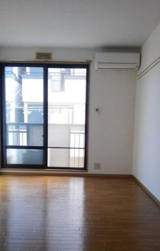 居室・リビング　最上階で明るい室内☆