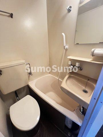 バス・シャワールーム　落ち着いた空間のお風呂です