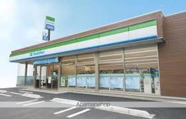コンビニ　ファミリーマート太田新井町店（コンビニ）まで160m