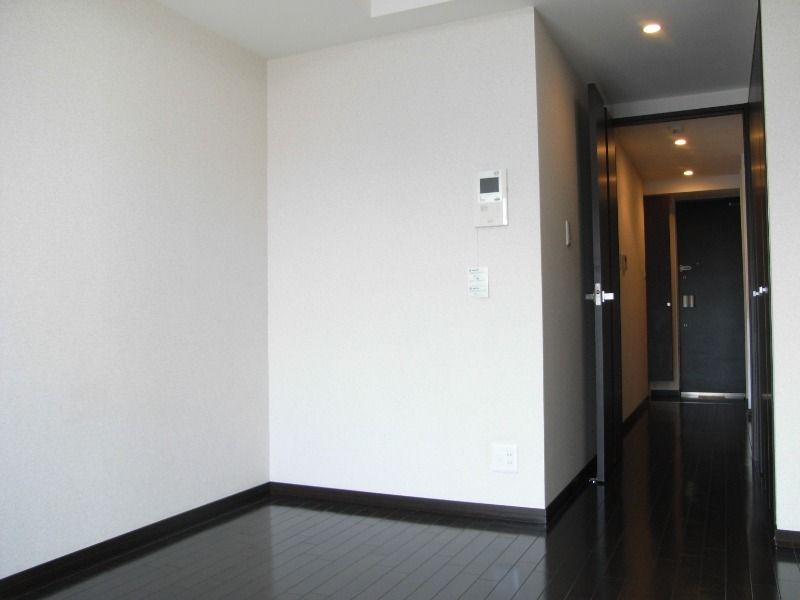 居室・リビング　☆明るい洋室☆