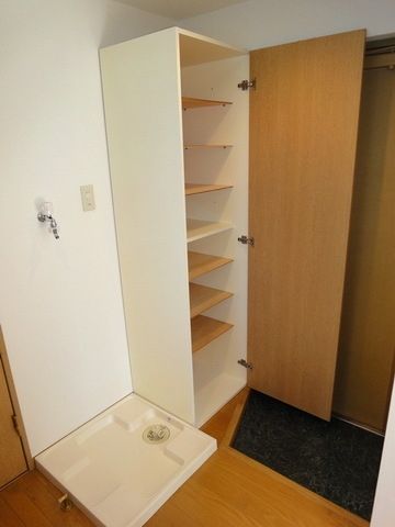 玄関　シューズボックス完備