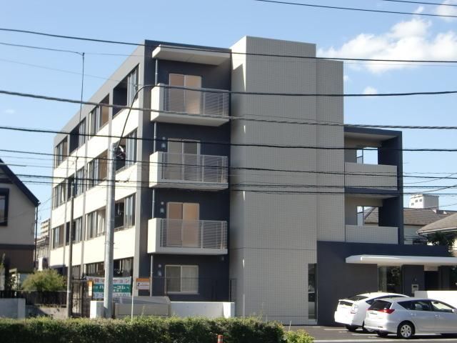 建物外観　タイル貼りの高級感あるマンションです。