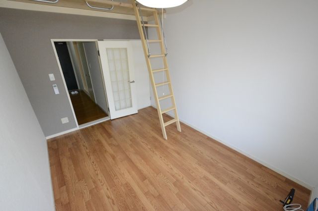 居室・リビング　ロフト付きのお部屋です♪