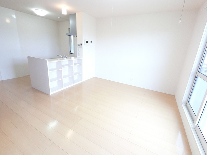 居室・リビング　LDK（12.1帖）の様子