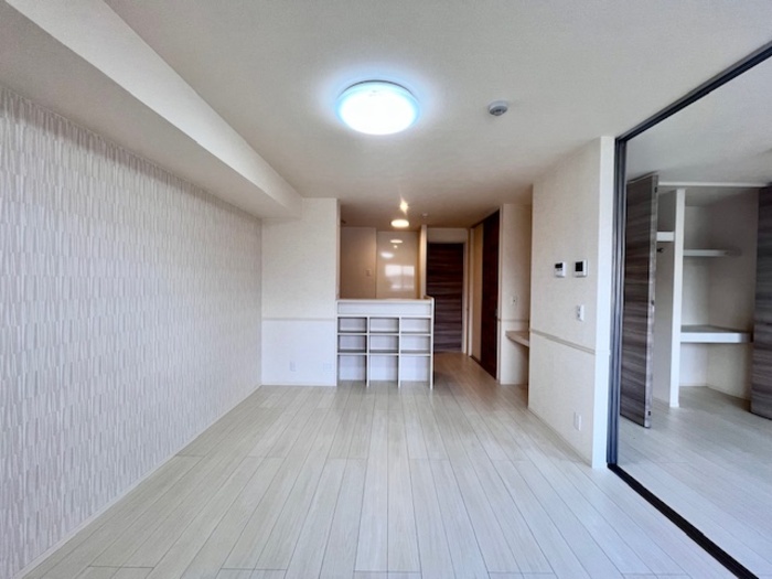 居室・リビング　こちらのリビングで趣味の時間をお楽しみください