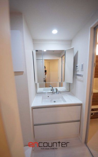 洗面設備　※同マンション別室参考写真