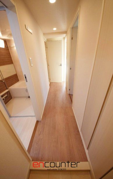 玄関　※同マンション別室参考写真