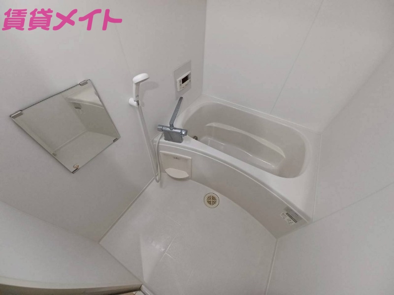 バス・シャワールーム　同建物別部屋写真です