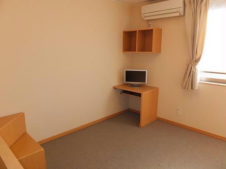 居室・リビング　家具家電付きのお部屋です。