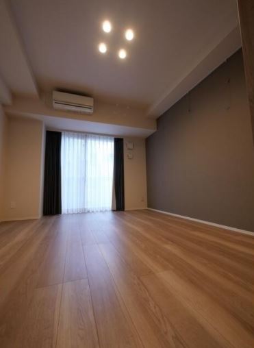 居室・リビング　※別部屋の参考写真です。