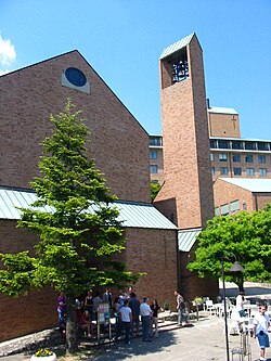 大学・短大　私立神戸松蔭大学（大学・短大）まで2395m