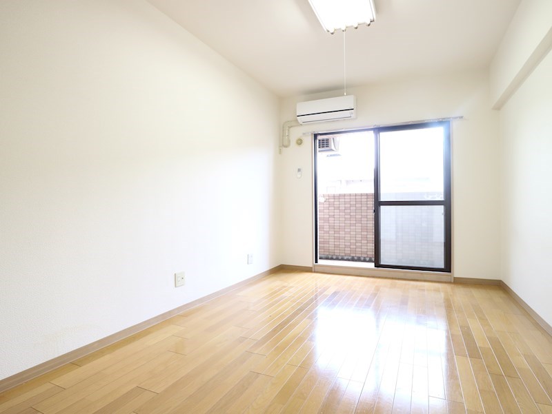 居室・リビング　※別室参考画像