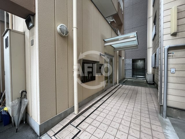 エントランス　ミラクルセブン江坂　エントランス