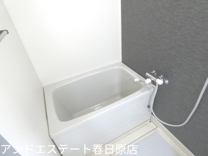バス・シャワールーム　ワイドな浴槽