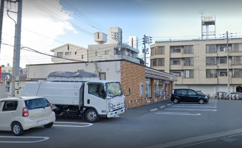 コンビニ　セブンイレブン東雲本町３丁目店（コンビニ）まで318m