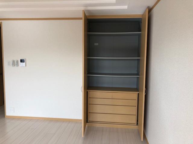 収納　クローゼット（リビング）