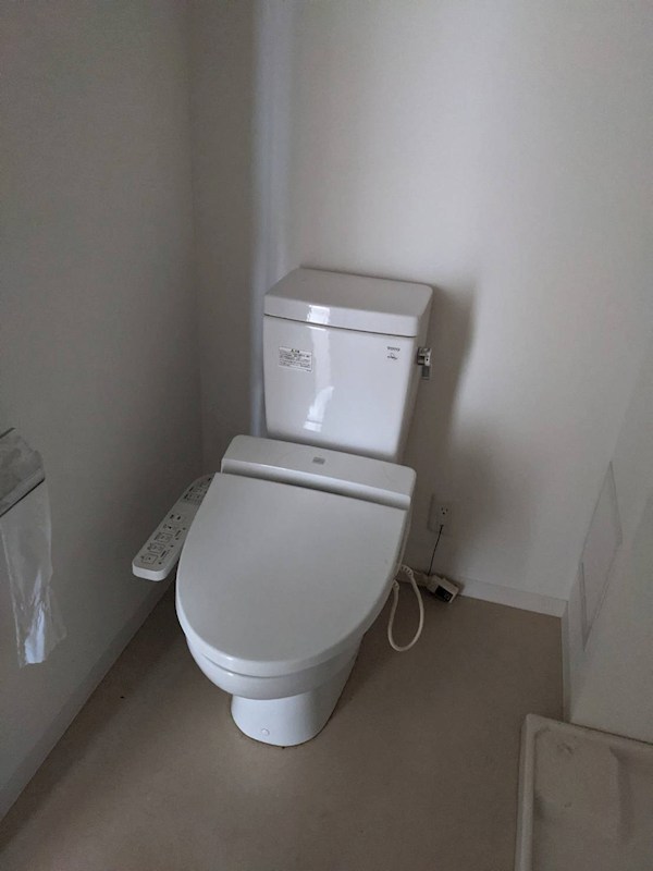 トイレ　別部屋参照