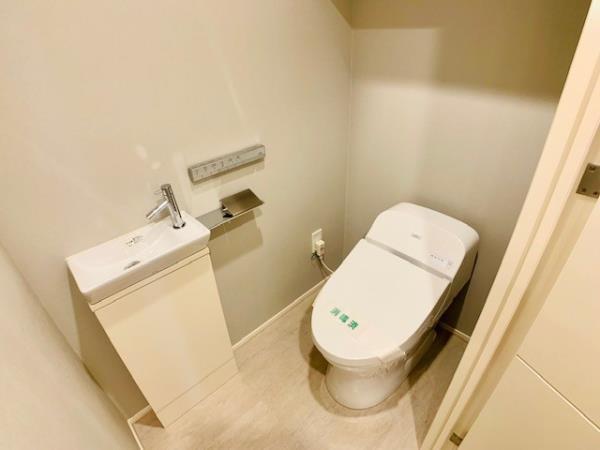 トイレ　清潔感のあるトイレです