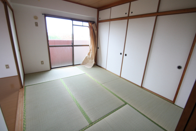 その他部屋・スペース　角部屋で西側にもバルコニーがあります