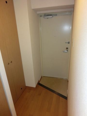 玄関　大きなシューズボックス付き