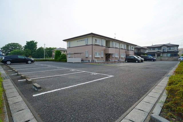 駐車場　車をお持ちの方に嬉しい駐車場付きの物件です