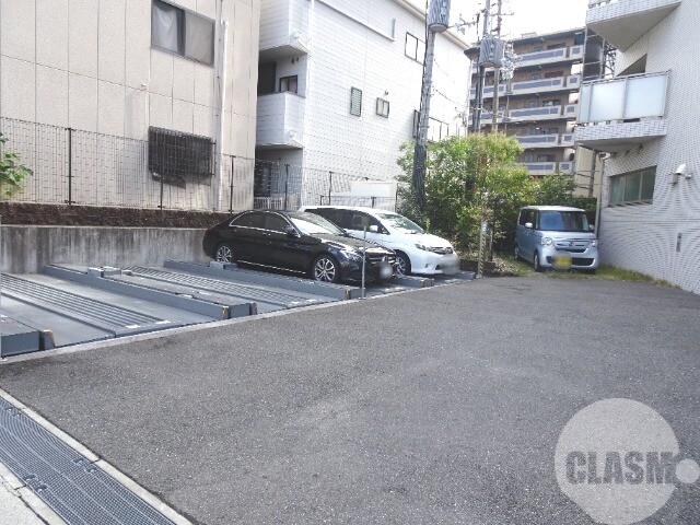 駐車場　敷地内駐車場