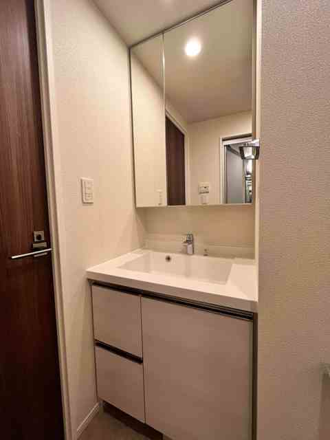 洗面設備　※写真は同タイプ住戸です。