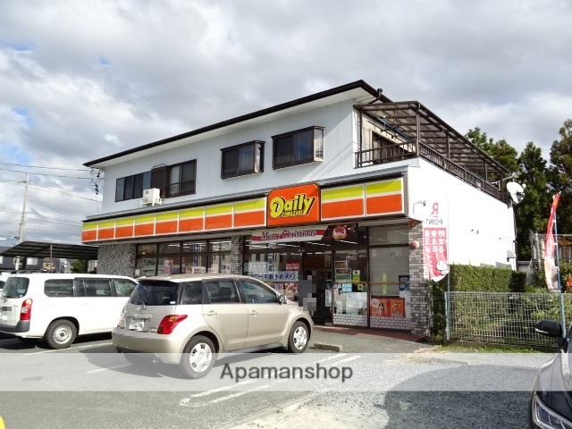 コンビニ　デイリーヤマザキ（コンビニ）まで583m