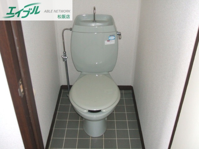 トイレ　同型